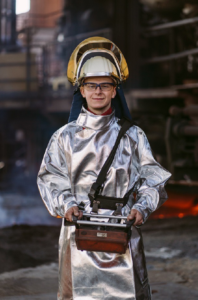 „Der Moment, in dem ich das erste Mal auf der Ofenbühne stand. Das war spektakulär, das werde ich nie vergessen.“

Thomas Wernbacher, Metallurgie- und Umformtechnik, voestalpine Stahl Donawitz, 3. Lehrjahr