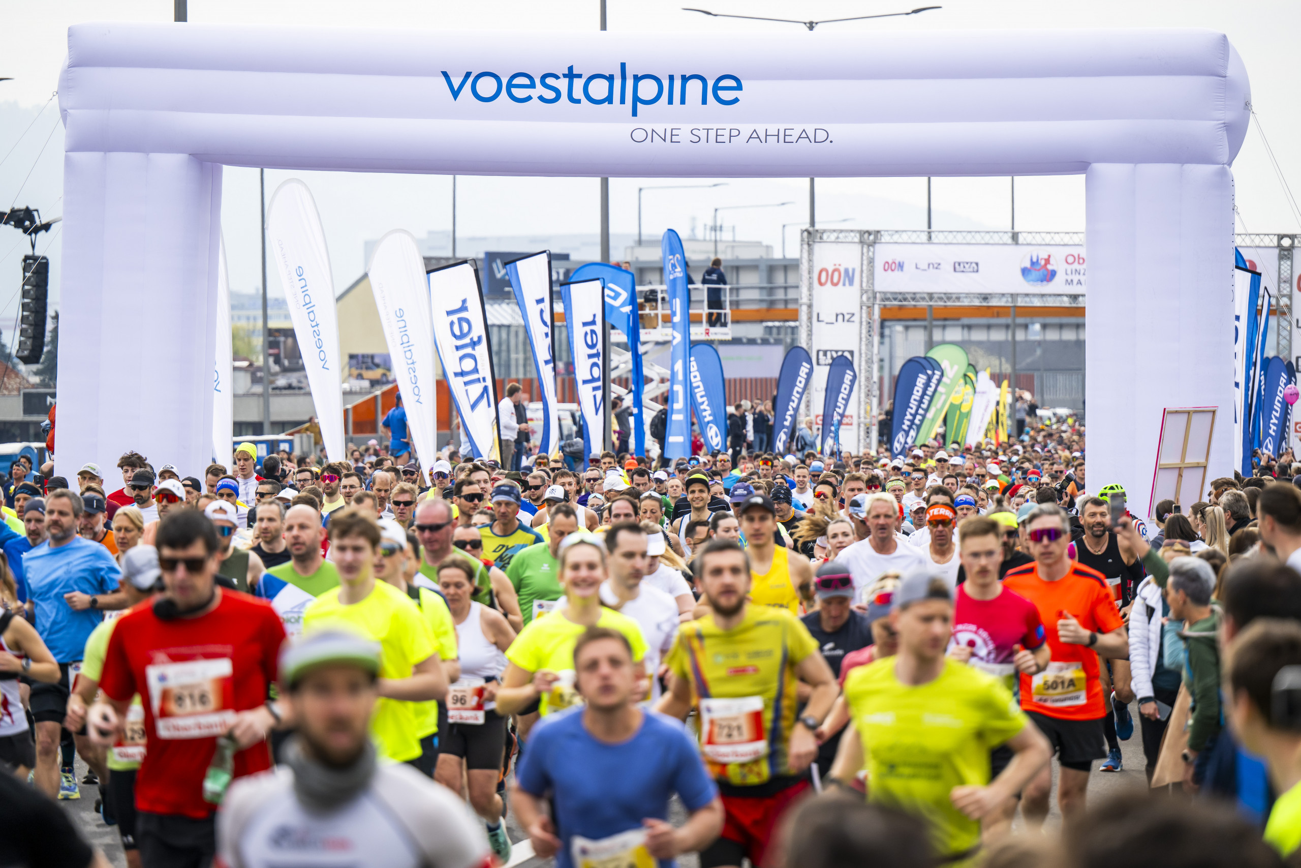 That was the Linz Donau Marathon: The first cares have been collected!