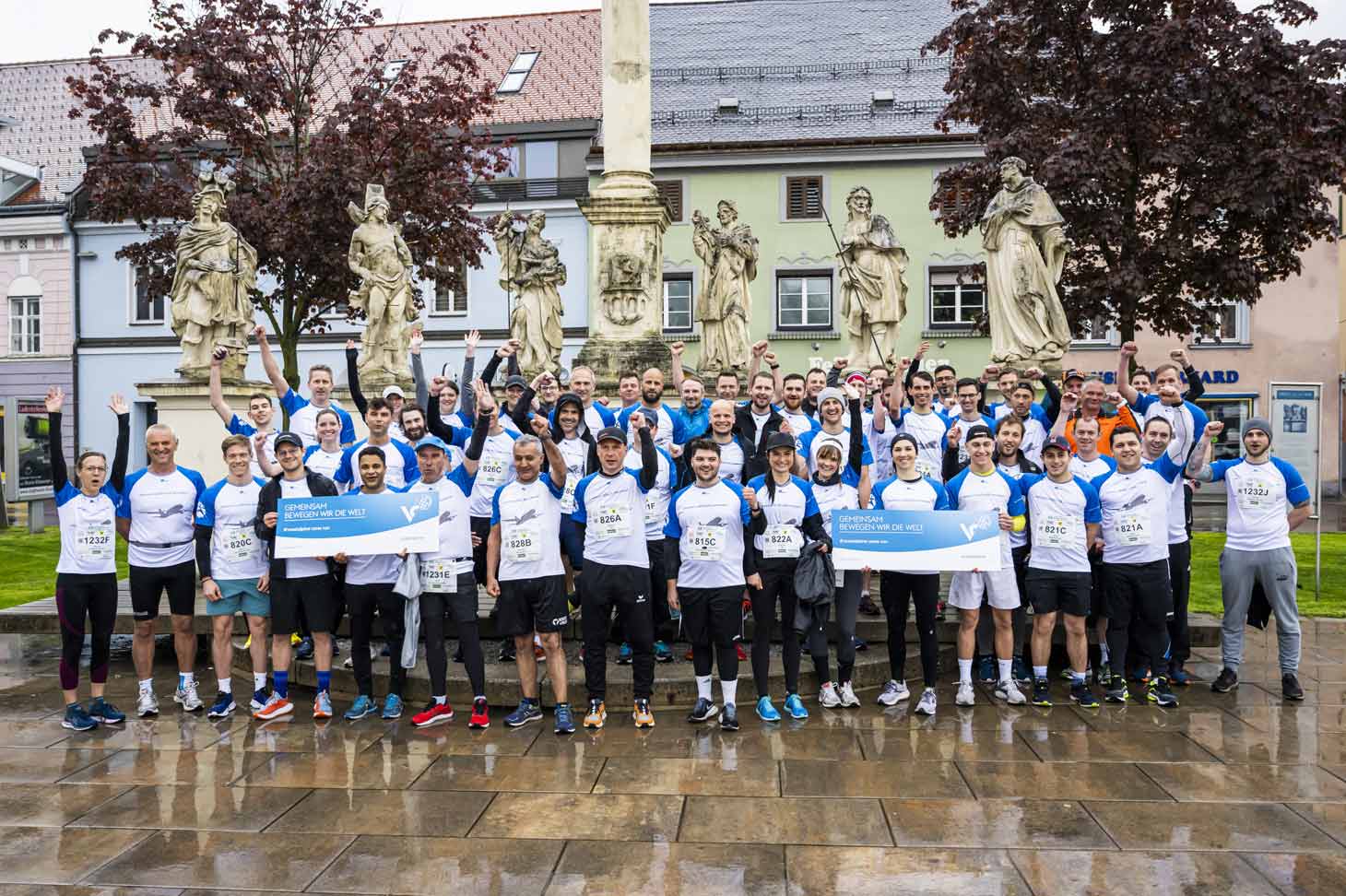 Gruppenfoto aller Marathonläuferinnen und Läufer der voestalpine in Bruck an der Mur