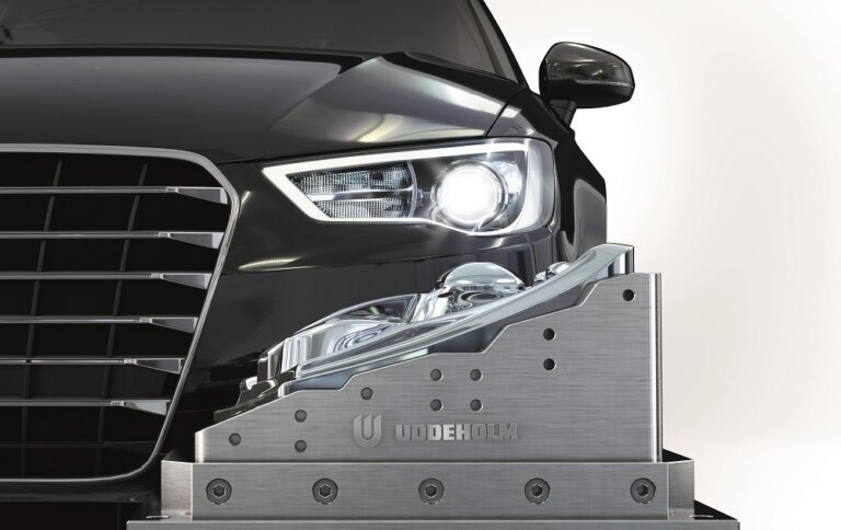 uddeholm-plastics_headlight-a-whitejpg