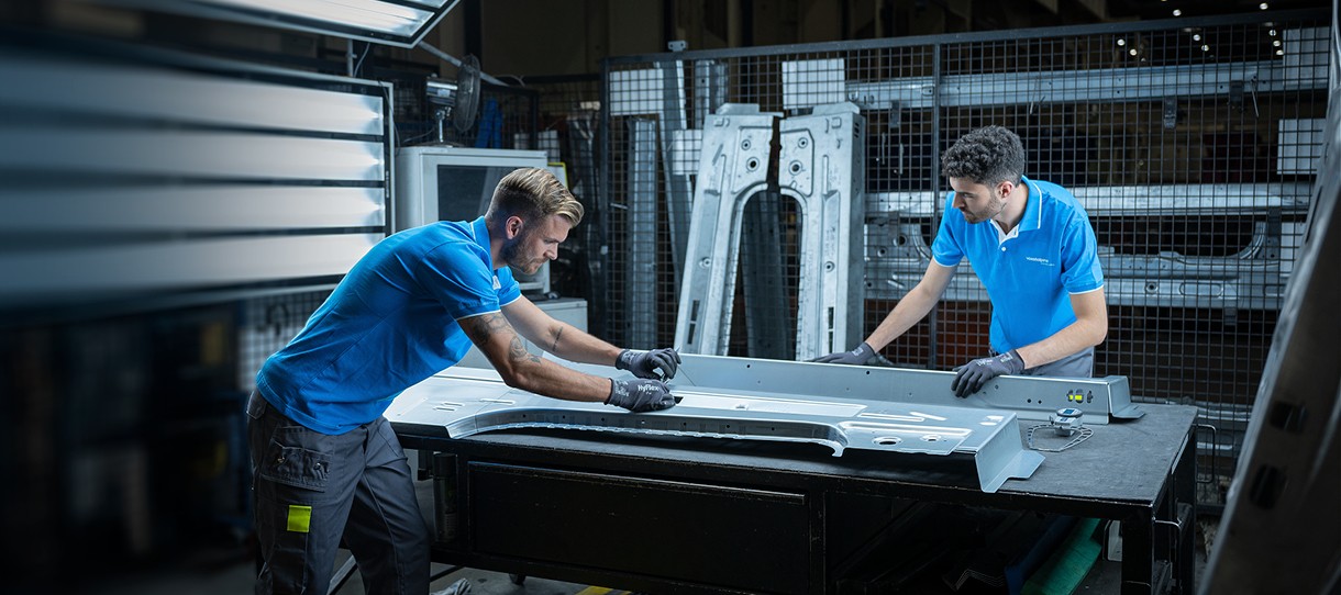 The combination of materials expertise and state-of-the-art manufacturing technology makes the voestalpine Automotive Components Group one of the leading specialists in complex lightweight steel solutions.
