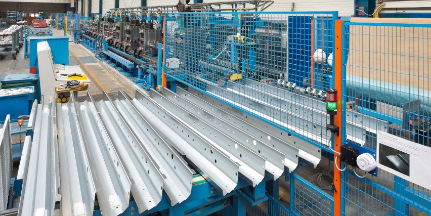 Evacuation of steel sections at the end of the cold roll-forming process