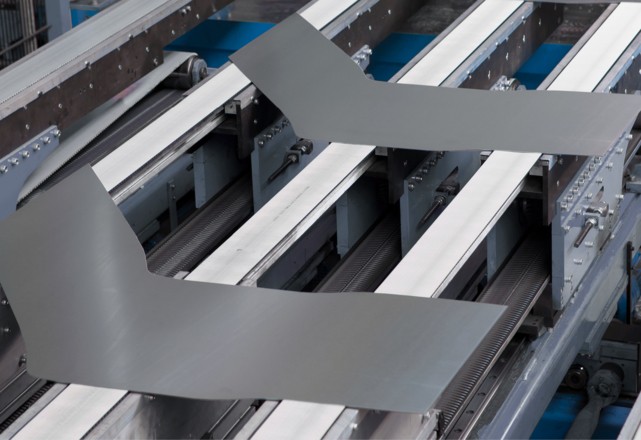 Cutting of durostat steel in a manufacturing hall
