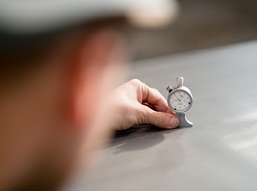 Wir sichern mehr Leistung f&uuml;r unsere Kund:innen durch h&ouml;chste Qualit&auml;tsstandards in allen Prozessen.