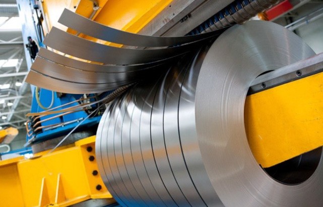 J&auml;hrlich werden in Tychy 185.000 Tonnen Spaltb&auml;nder und Tafeln produziert.