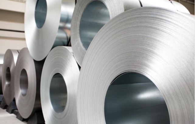 J&auml;hrlich werden in Giurgiu 130.000 Tonnen Spaltb&auml;nder und Tafeln produziert.