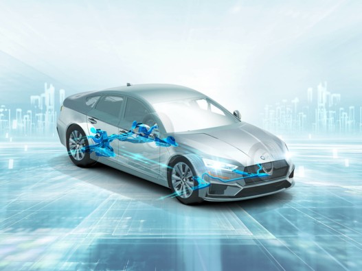 Silberner, transparenter Sportwagen auf futuristisch blauem Hintergrund mit durchscheinendem Fahrwerk