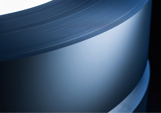 We process steel strip on modern slitting lines.