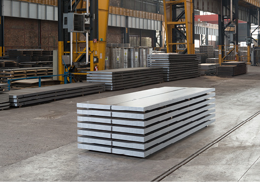 We manufacture format-accurate cutting with state-of-the-art cut-to-length and multiblanking systems.