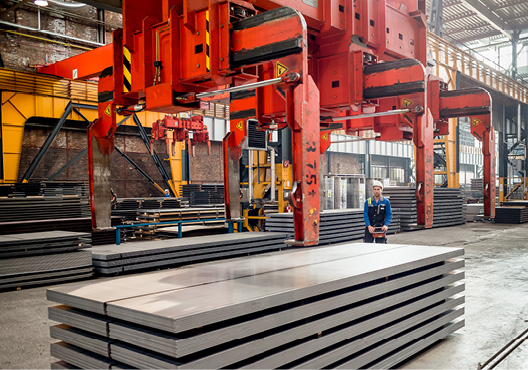 voestalpine ensures efficient processes in stacking systems and automatic packaging.