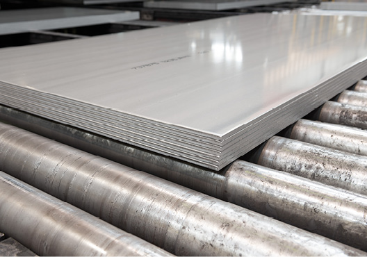 We supply steel grades in hot-rolled and cold rolled, galvanized or coated condition.
